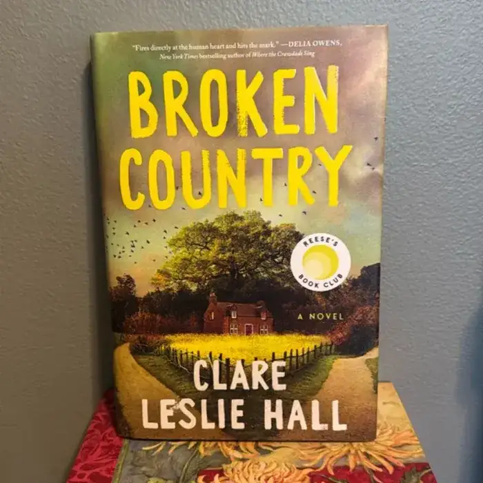 Broken Country (Reese's Book Club) (Hardcover)
