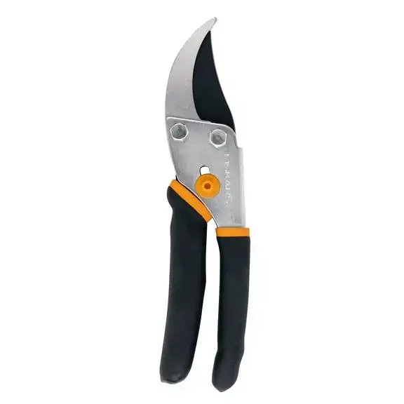 Fiskars Traditional Bypass Pruner with Non-Stick Steel Blades and Non-Slip Handle