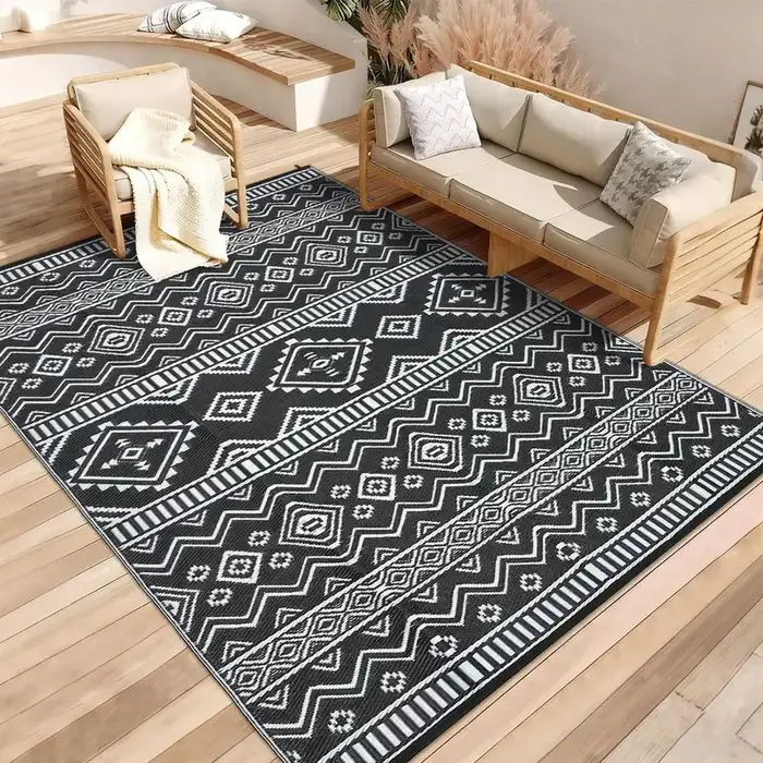 Mainstays New Block Black and White Stripe Plastic Outdoor Rug, 7'x10'